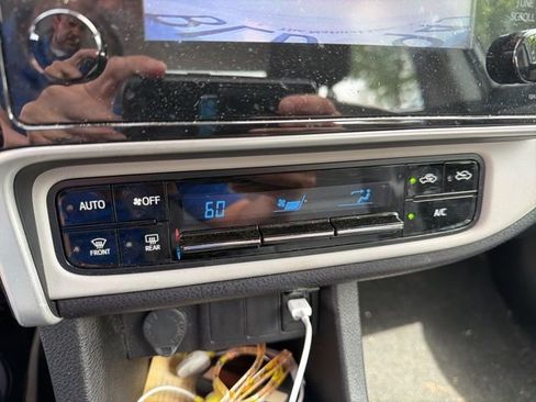 Used 2019 Toyota Corolla LE FWD image 15