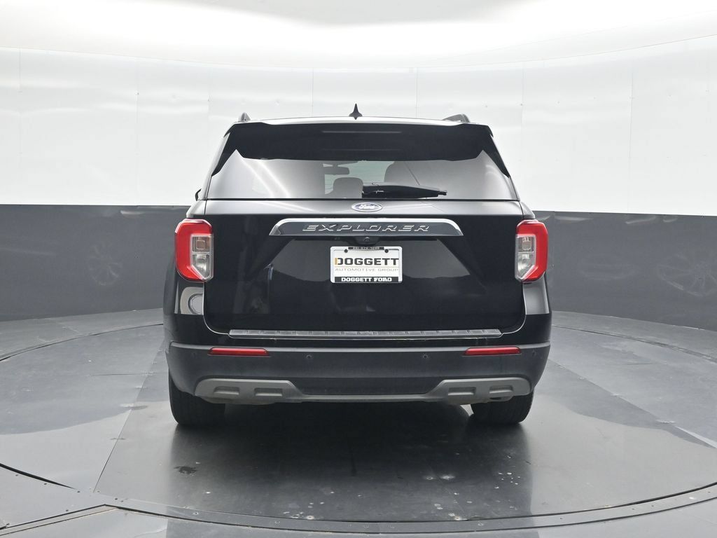 Used 2021 Ford Explorer XLT w/ Equipment Group 202A RWD image 17