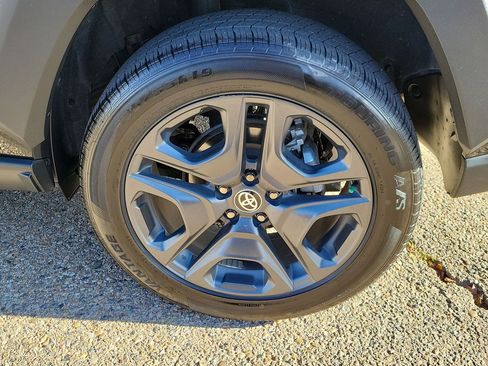 Used 2024 Toyota RAV4 Adventure image 32