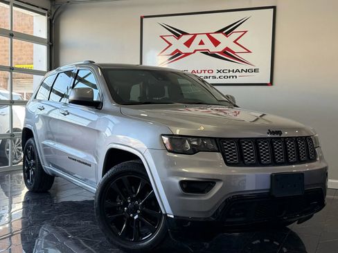 Used 2021 Jeep Grand Cherokee Altitude image 1