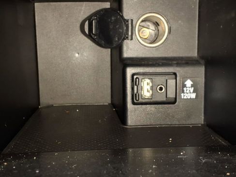 Used 2013 Toyota Camry LE image 23