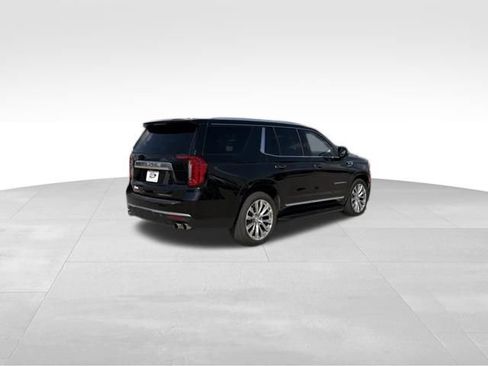 Used 2024 GMC Yukon Denali w/ Advanced Technology Package AWD/4WD image 5