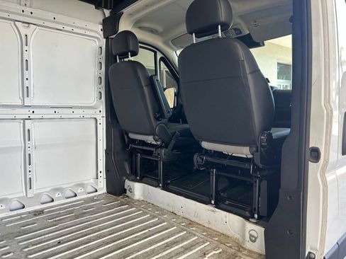Used 2025 RAM ProMaster 2500 w/ Convenience Group FWD image 27