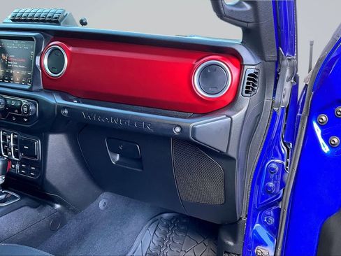 Used 2018 Jeep Wrangler Unlimited Rubicon AWD/4WD image 24