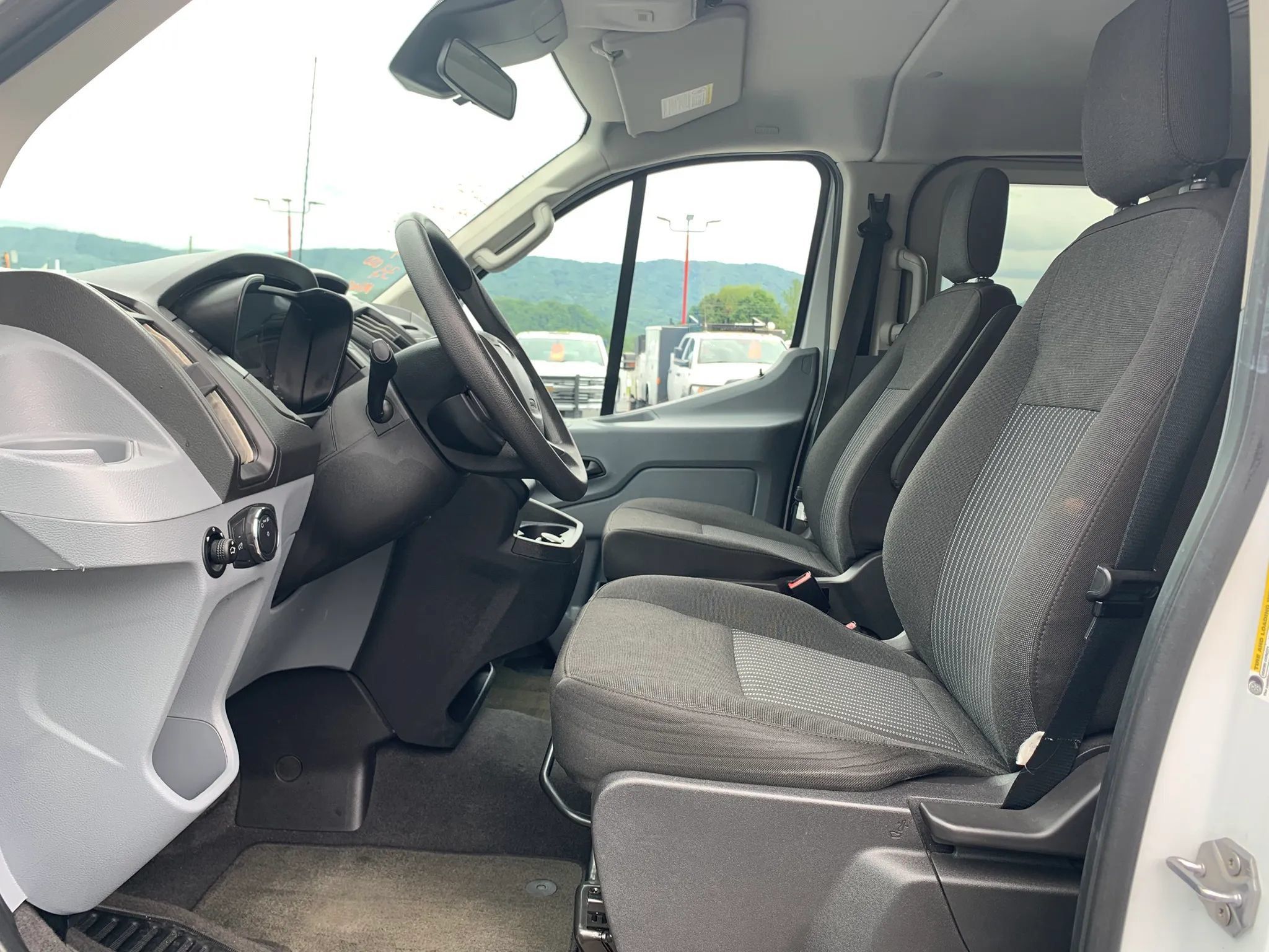 Used 2018 Ford Transit 350 XL RWD image 9