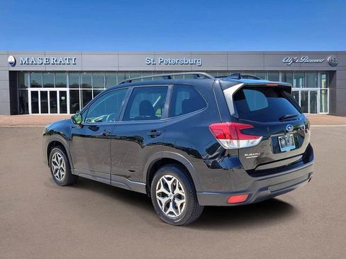Used 2023 Subaru Forester Premium AWD/4WD image 3