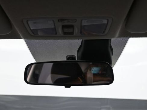 Used 2024 Hyundai Venue SEL FWD image 30