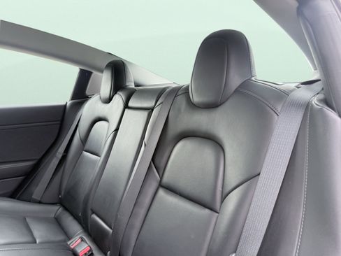 Used 2018 Tesla Model 3 Mid Range image 29