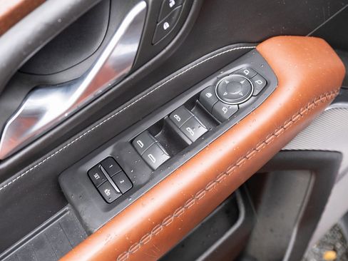 Used 2023 GMC Yukon XL Denali Ultimate image 17