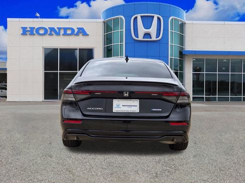 Used 2025 Honda Accord Sport image 4