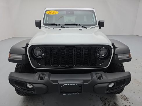 Used 2024 Jeep Wrangler Willys image 5
