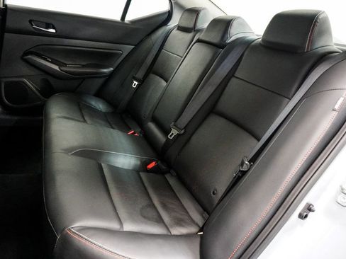 Used 2024 Nissan Altima 2.5 SR w/ SR Premium Package image 9