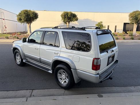 Used 2000 Toyota 4Runner Limited image 10