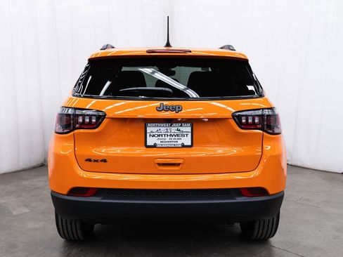 Used 2026 Jeep Compass Latitude image 5