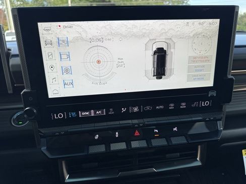 Used 2024 GMC Hummer EV 3X image 35