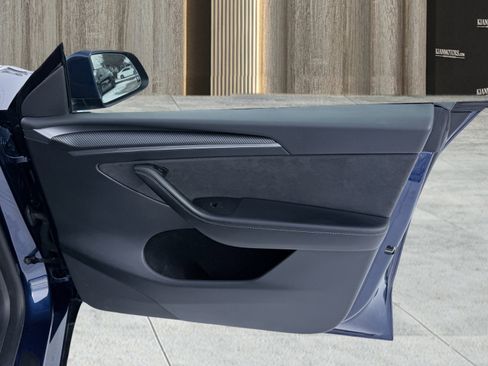 Used 2023 Tesla Model Y Long Range image 54