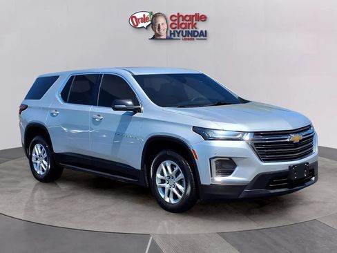 Used 2022 Chevrolet Traverse LS FWD image 7