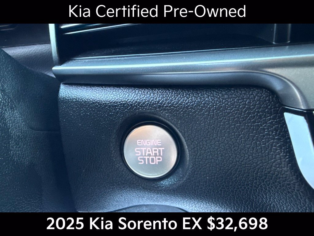 Certified 2025 Kia Sorento EX w/ Panoramic Sunroof Package AWD/4WD image 30