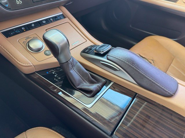 Used 2017 Lexus ES 350 w/ Luxury Package FWD image 11