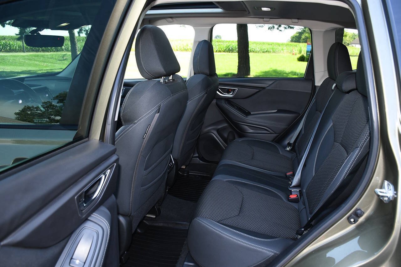 Used 2023 Subaru Forester Premium AWD/4WD image 16