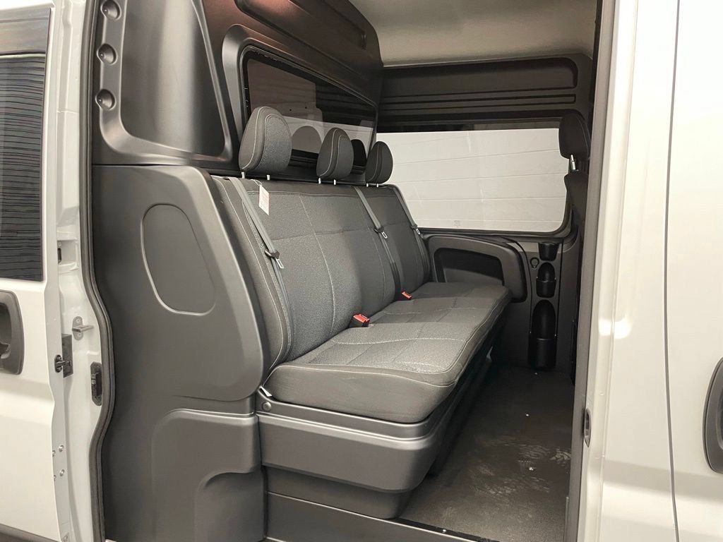 New 2026 RAM ProMaster 1500 w/ Crew Van Package FWD image 16