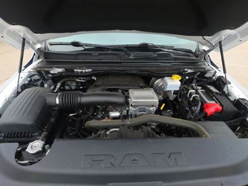 Used 2024 RAM 1500 Big Horn AWD/4WD image 33