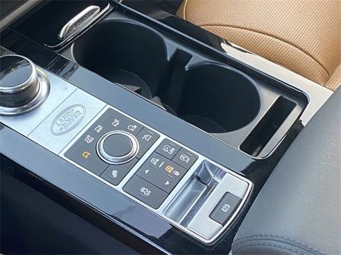 Used 2017 Land Rover Discovery HSE image 17