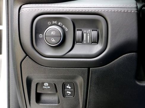 Used 2022 RAM 1500 Limited w/ Body Color Bumper Group AWD/4WD image 19
