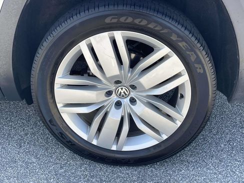 Used 2018 Volkswagen Atlas SEL Premium AWD/4WD image 4