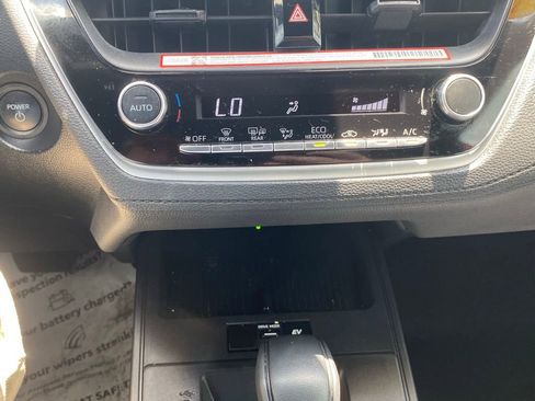 Used 2026 Toyota Corolla Cross AWD Hybrid image 24