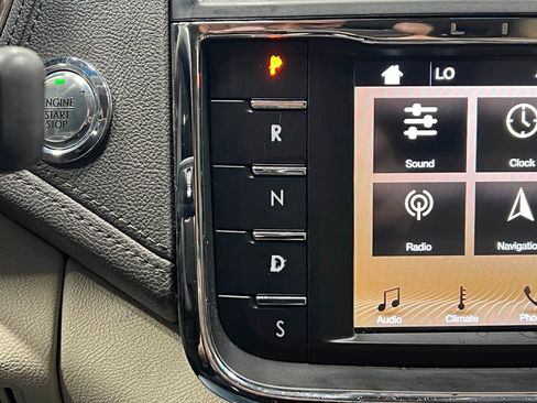 Used 2017 Lincoln Continental Select w/ Climate Package FWD image 30