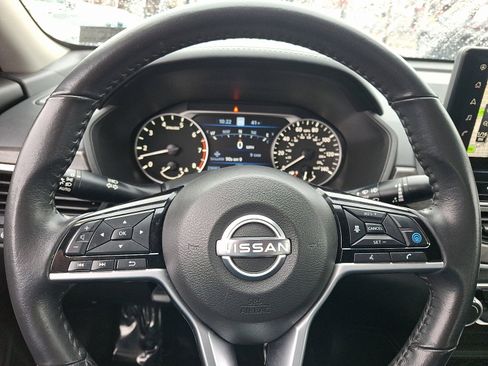 Used 2024 Nissan Altima 2.5 SV w/ SV Premium Package image 20