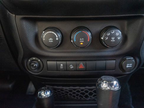 Used 2016 Jeep Wrangler Sport w/ Quick Order Package 24S AWD/4WD image 17