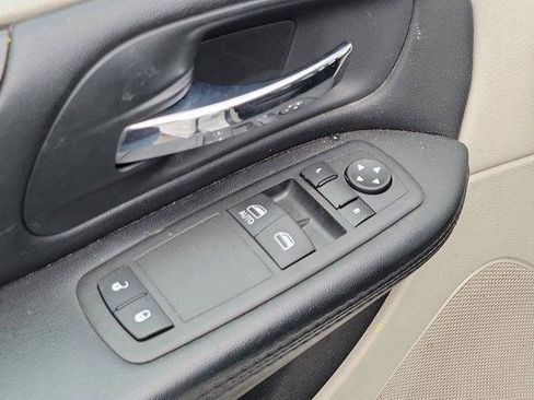 Used 2016 Dodge Grand Caravan SE w/ Quick Order Package 29E SE image 17