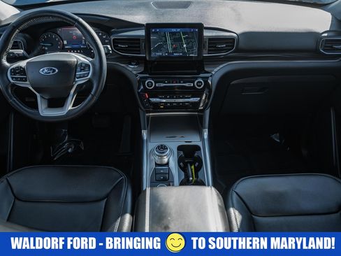Used 2022 Ford Explorer Limited w/ Equipment Group 301A image 24