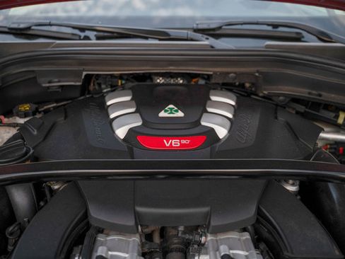 Used 2020 Alfa Romeo Stelvio Quadrifoglio image 17