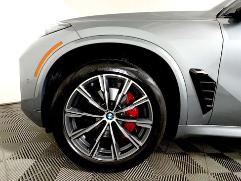 Used 2024 BMW X5 xDrive40i w/ M Sport Package AWD/4WD image 8