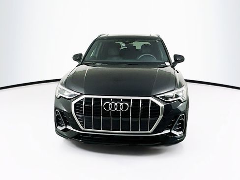 Used 2023 Audi Q3 2.0T Premium w/ Convenience Package AWD/4WD image 2