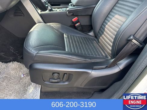 Used 2023 Land Rover Discovery S R-Dynamic AWD/4WD image 18