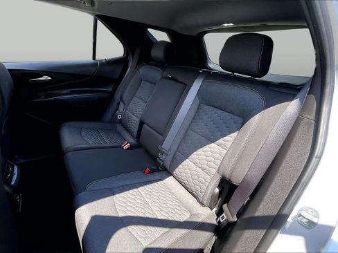 Used 2021 Chevrolet Equinox LT FWD image 19