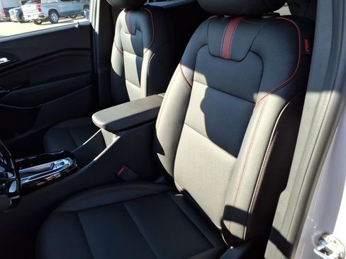 New 2026 Chevrolet Trax RS w/ Sunroof Package image 12