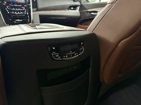 Used 2020 Cadillac Escalade ESV Premium Luxury AWD/4WD image 37