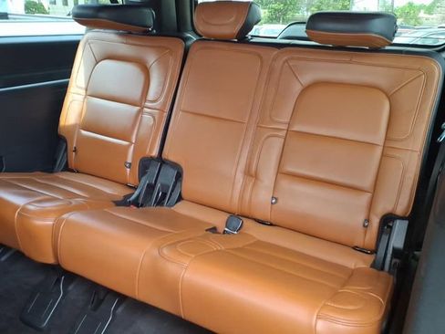 Used 2019 Lincoln Navigator L Reserve AWD/4WD image 9