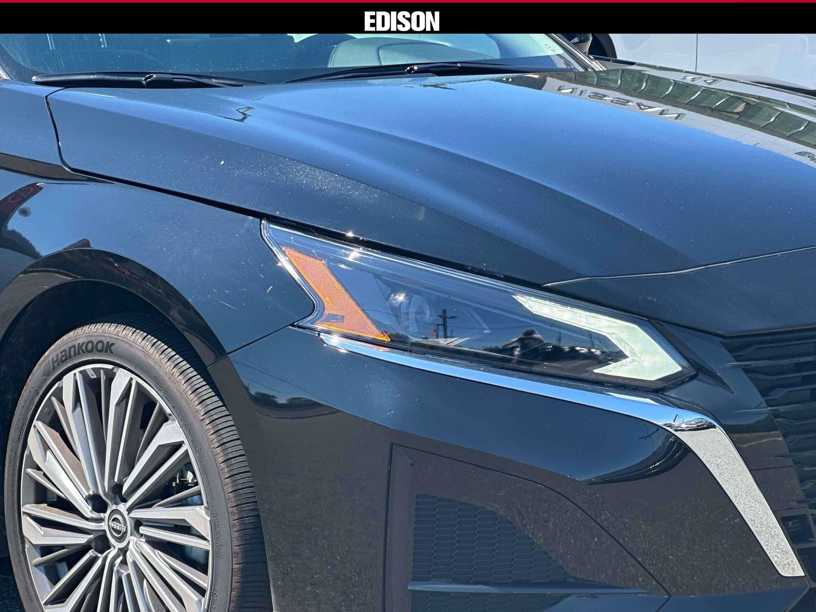 Used 2025 Nissan Altima 2.5 SL AWD/4WD image 7