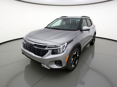 Used 2025 Kia Seltos S FWD image 3