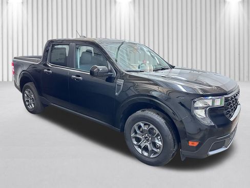New 2025 Ford Maverick XLT w/ XLT Luxury Package FWD image 2