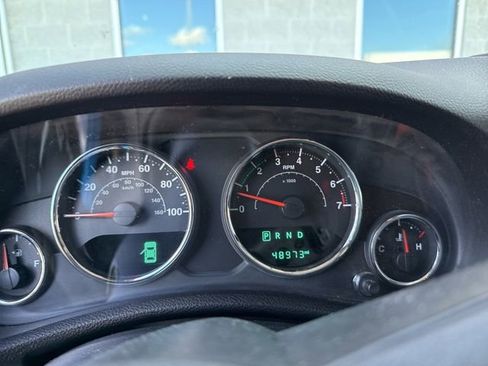 Used 2017 Jeep Wrangler Unlimited Sahara w/ Connectivity Group AWD/4WD image 14