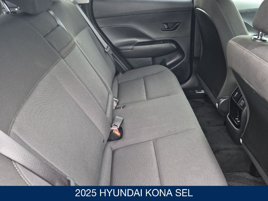 Certified 2025 Hyundai Kona SEL AWD/4WD image 29