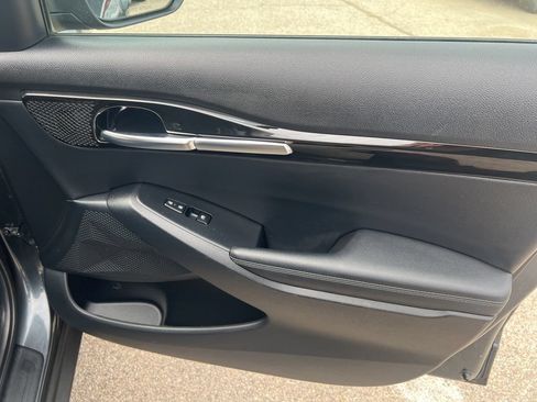 Certified 2024 Kia Seltos S FWD image 19