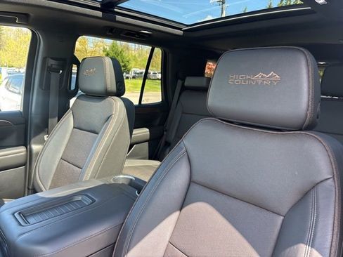 Used 2024 Chevrolet Tahoe High Country w/ Premium Package image 6